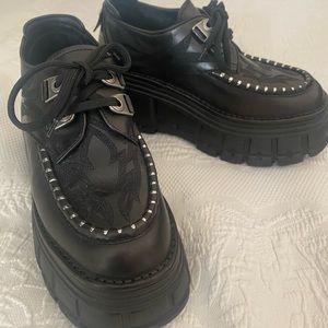 Miu Miu Embroidered Leather Lace-up Shoes